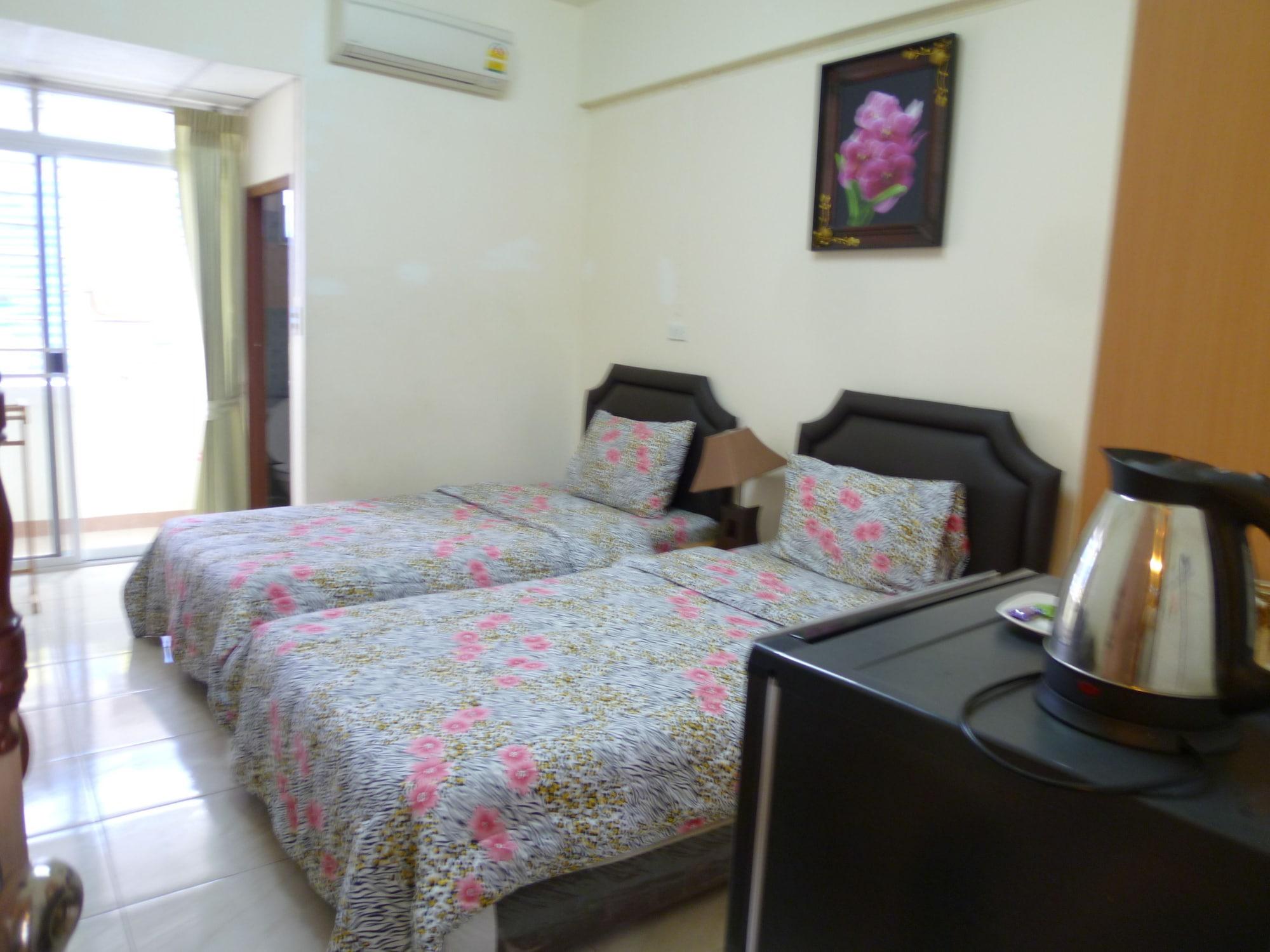 Vanlisut Hotel Ngamwongwan Nonthaburi Buitenkant foto