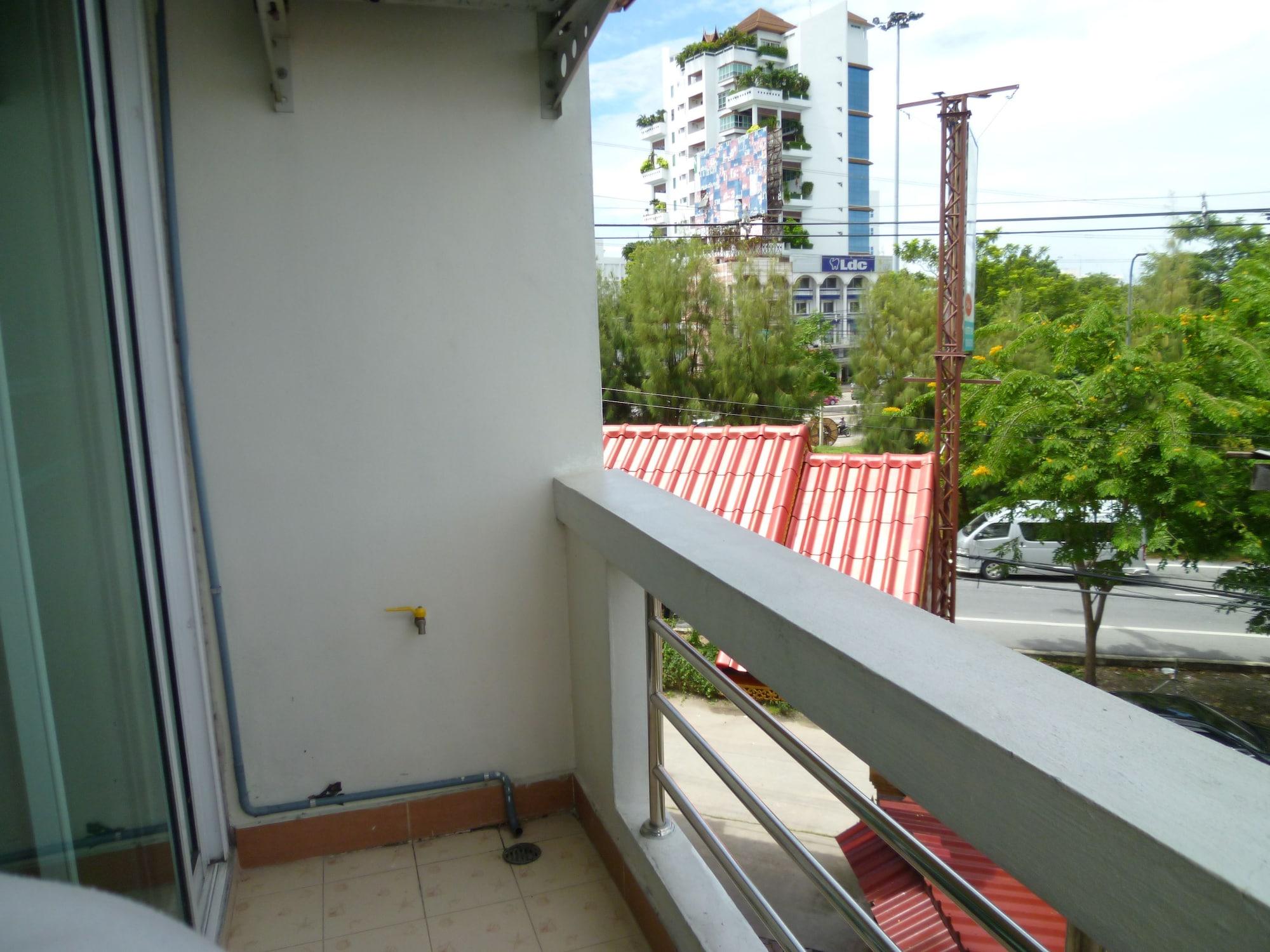 Vanlisut Hotel Ngamwongwan Nonthaburi Buitenkant foto