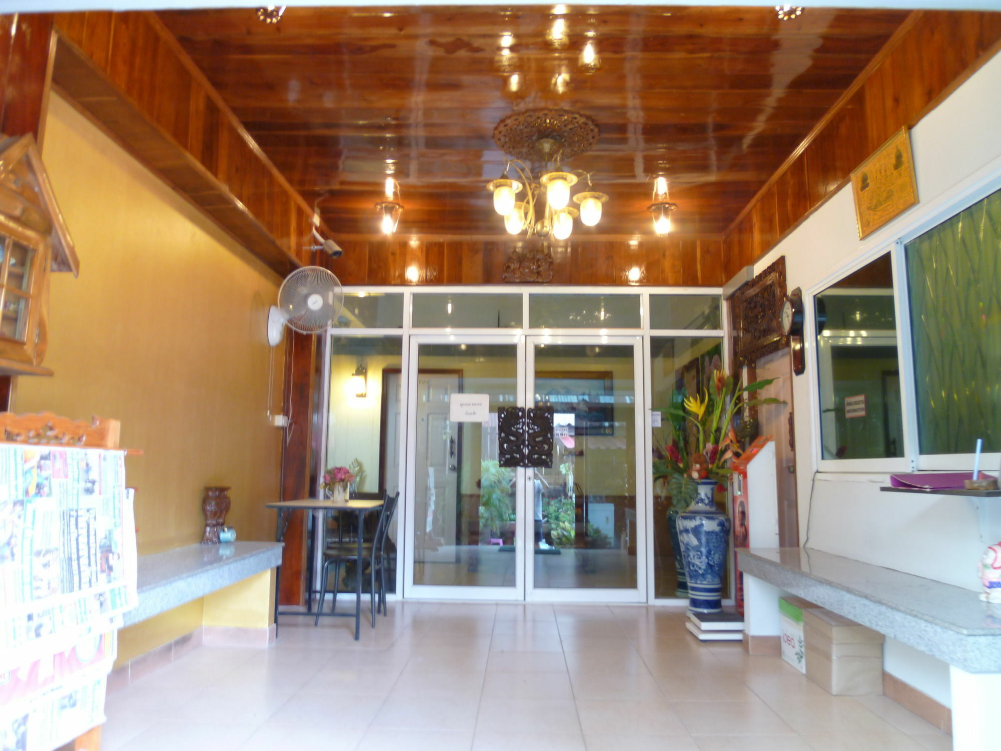 Vanlisut Hotel Ngamwongwan Nonthaburi Buitenkant foto
