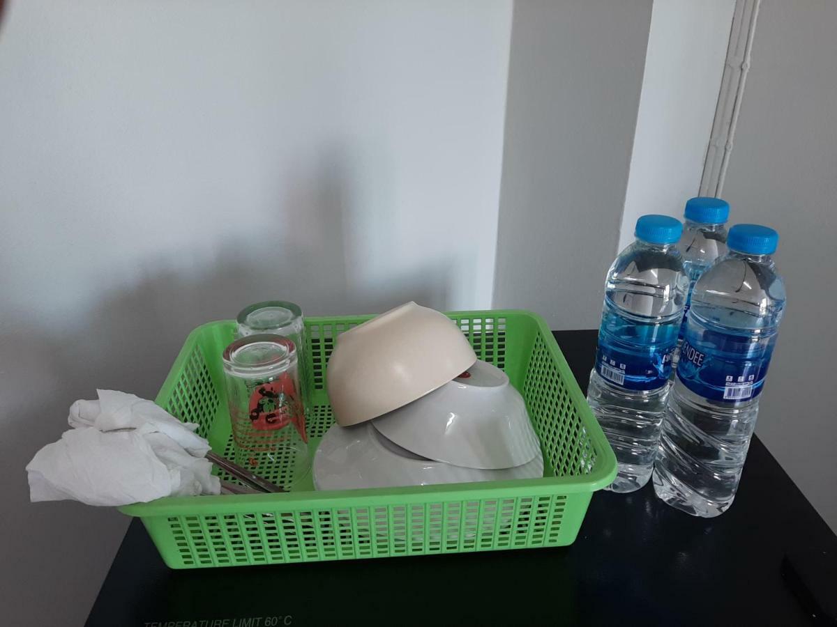 Vanlisut Hotel Ngamwongwan Nonthaburi Buitenkant foto